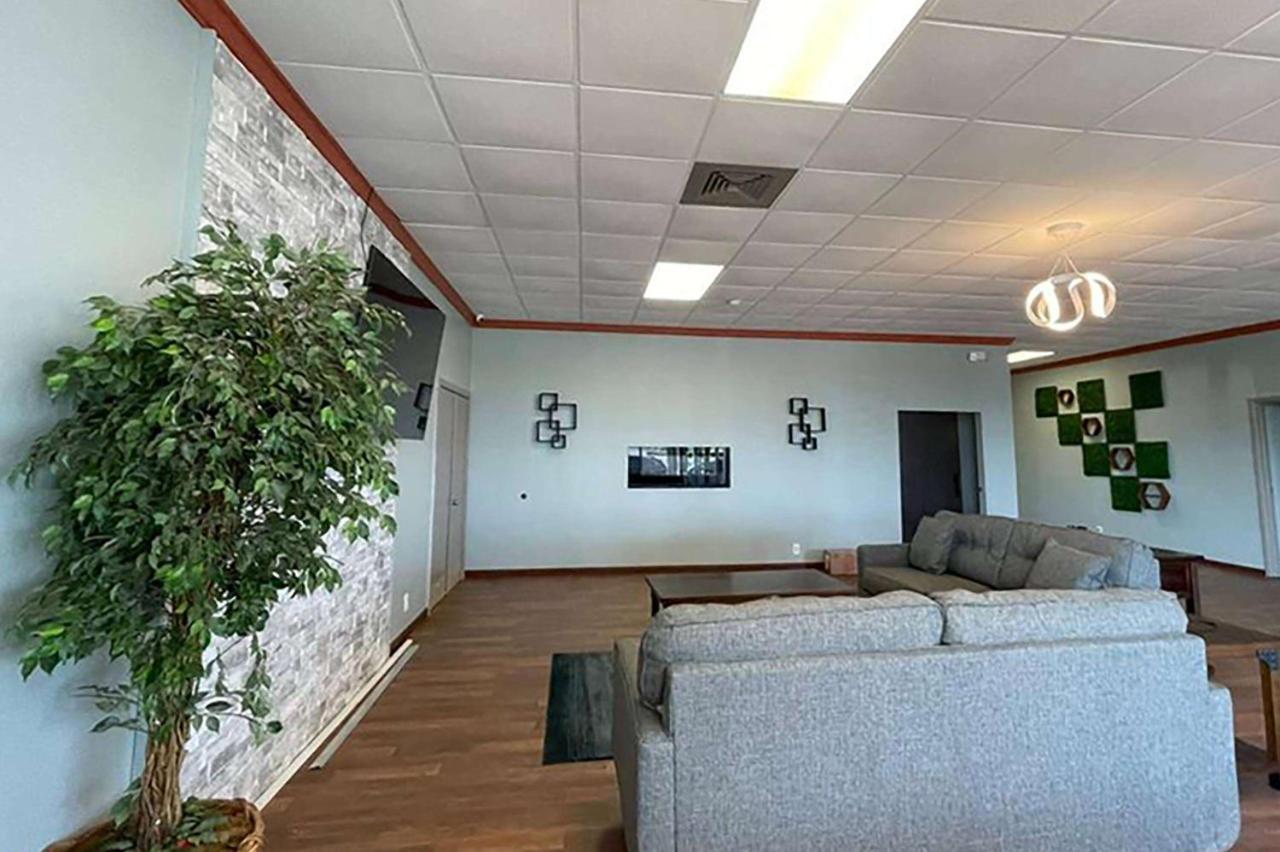 Days Inn & Suites By Wyndham Springfield Oh Exteriér fotografie
